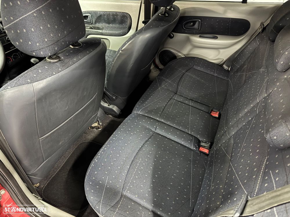 Renault Clio 1.2 16V Confort Dynamique - 13