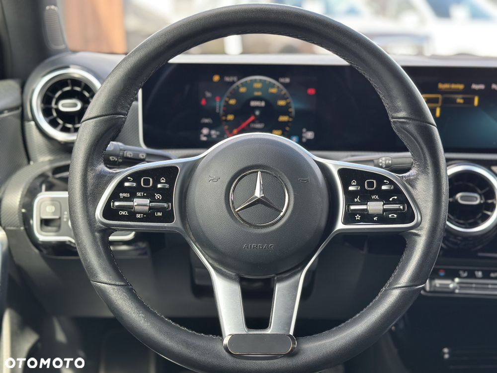 Mercedes-Benz Klasa A 180 7G-DCT Progressive - 12