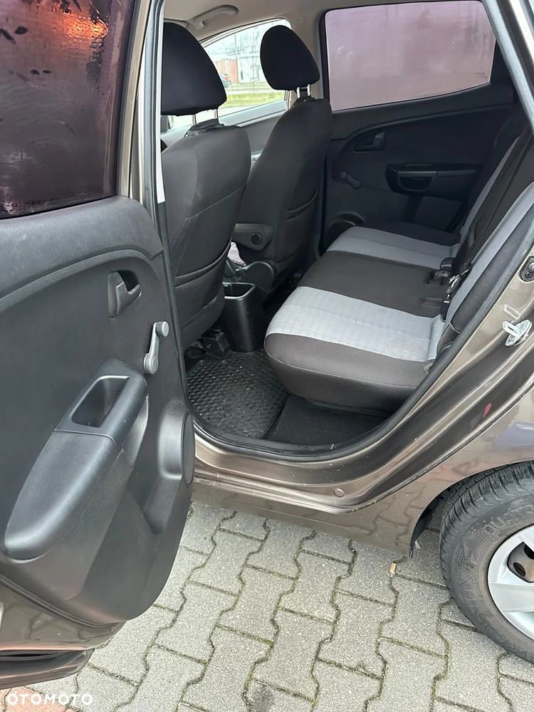 Kia Venga 1.4 Business Line - 9