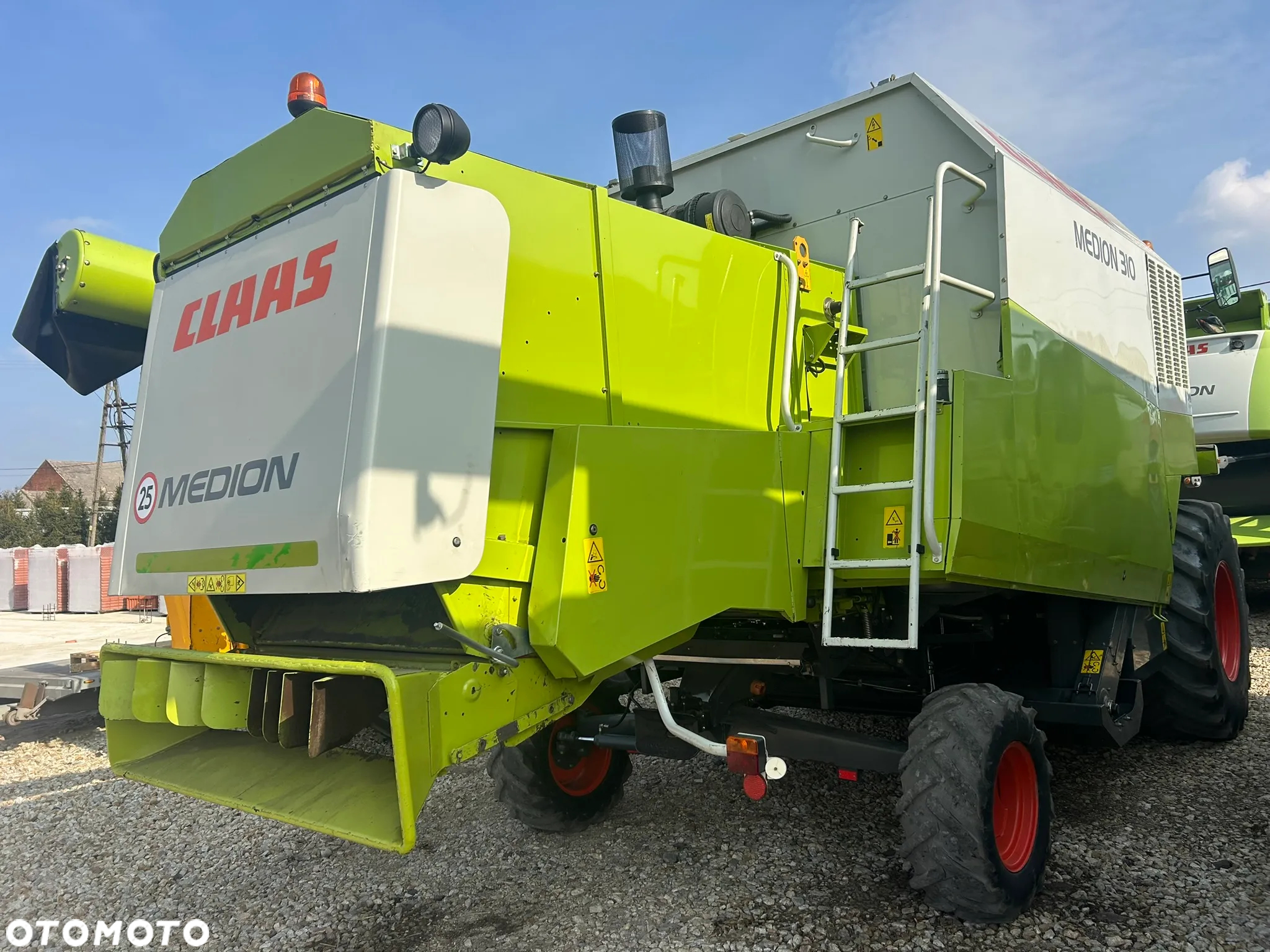 Claas Medion 310 - 35