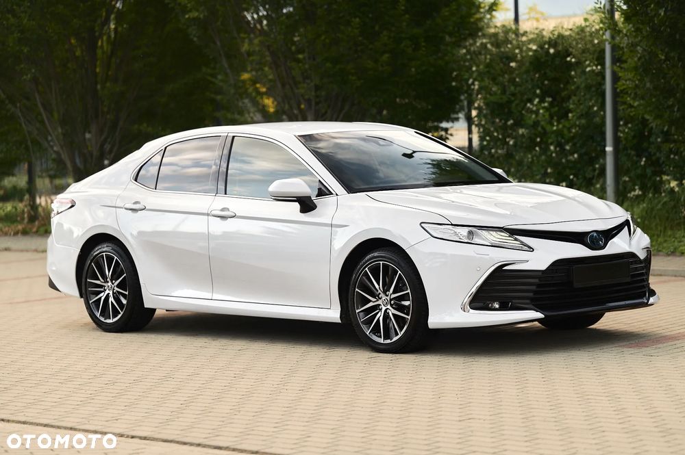 Toyota Camry 2.5 Hybrid Executive CVT - 16
