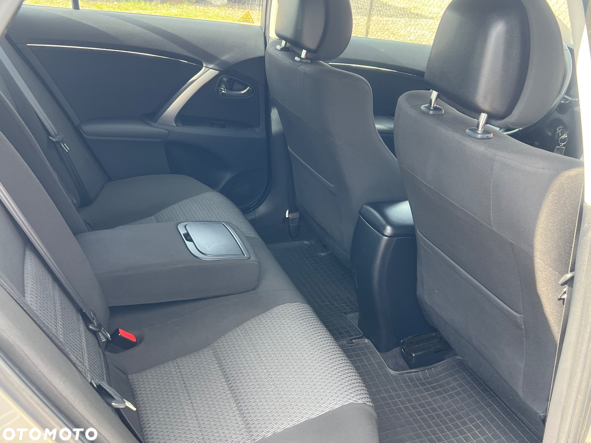 Toyota Avensis 2.0 D-4D Premium - 10