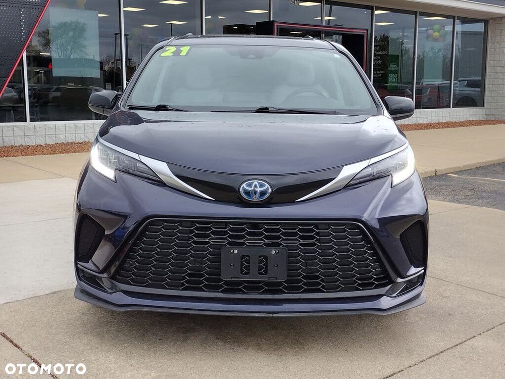 Toyota Sienna - 3