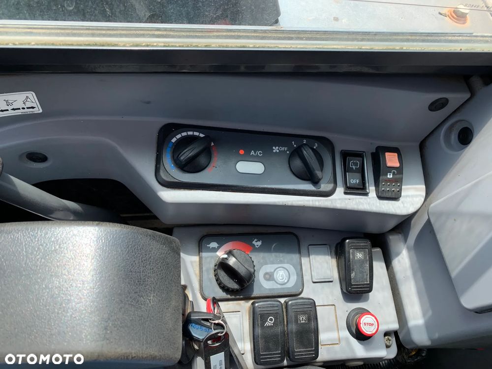 Kubota KX080 - 12