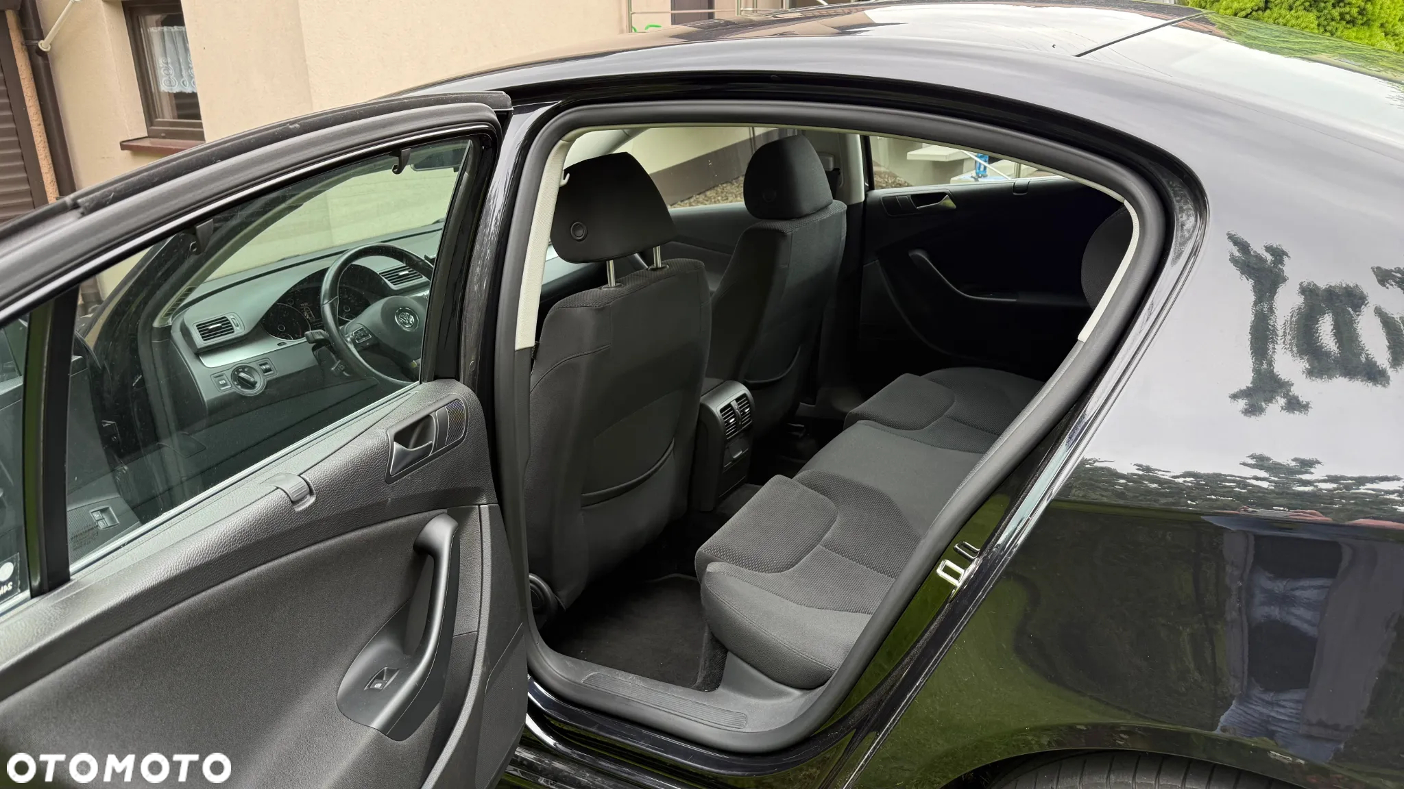 Volkswagen Passat 2.0 TDI Comfortline R-Style - 10