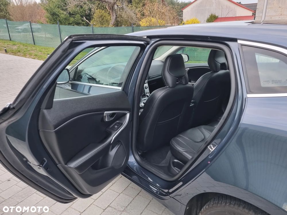 Volvo V40 D2 Inscription - 16