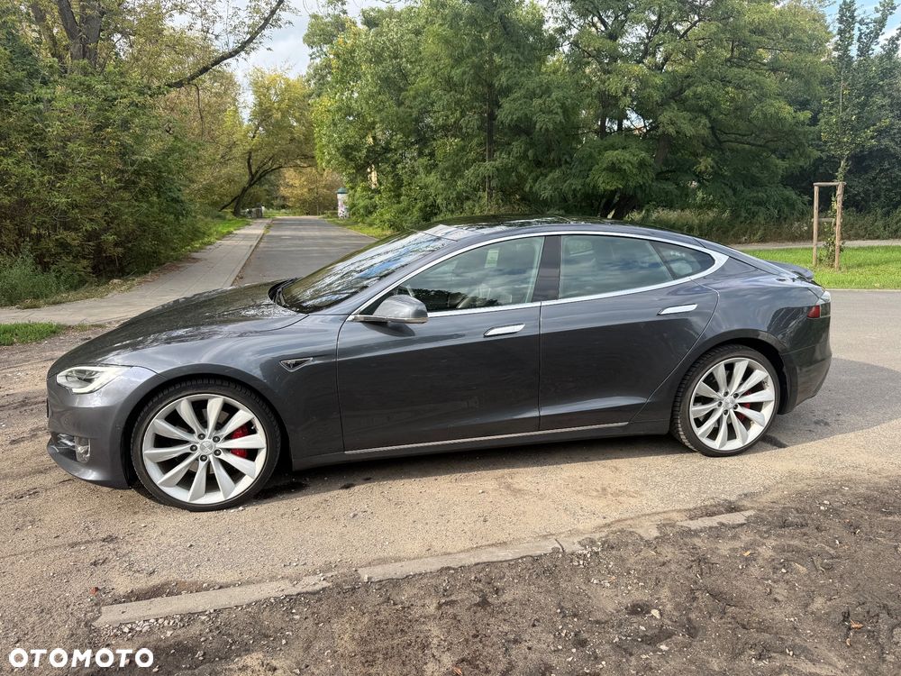 Tesla Model S - 2