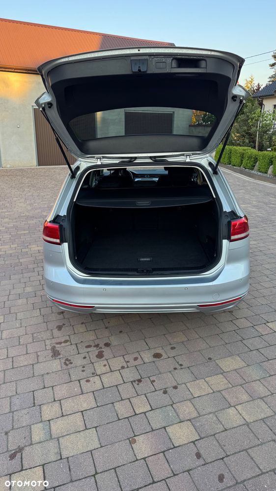 Volkswagen Passat 2.0 TDI SCR DSG Comfortline - 10