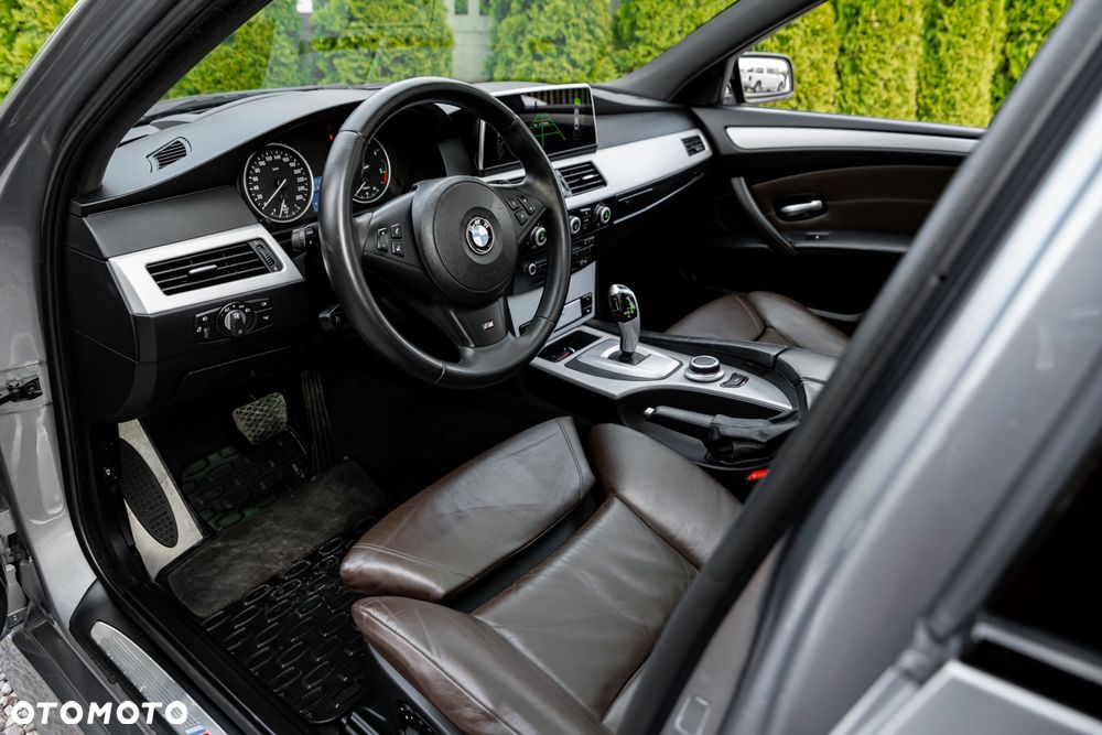 BMW Seria 5 530d xDrive - 16