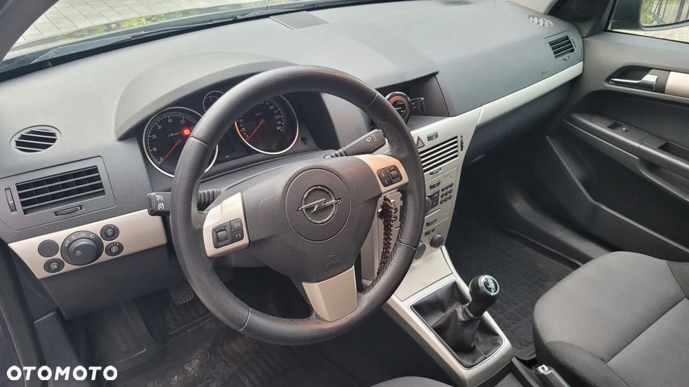 Opel Astra 1.6 Enjoy - 13