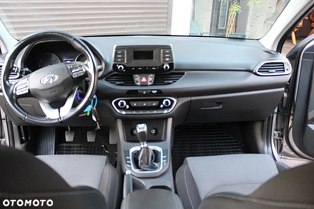 Hyundai i30 1.4 Premiere Comfort - 16