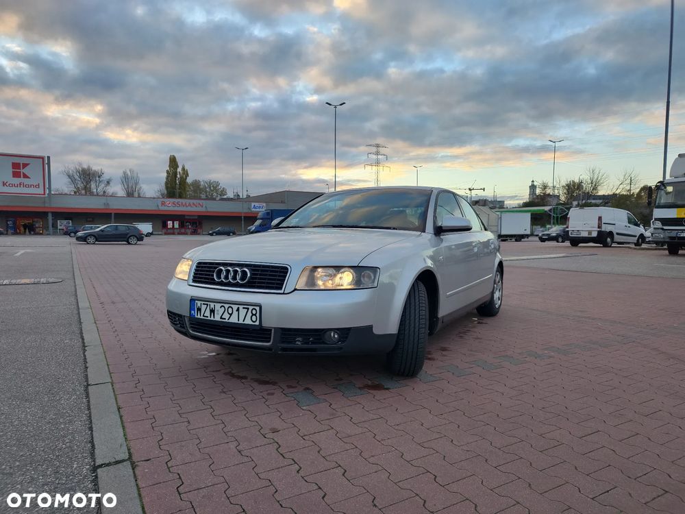 Audi A4 Limousine - 14
