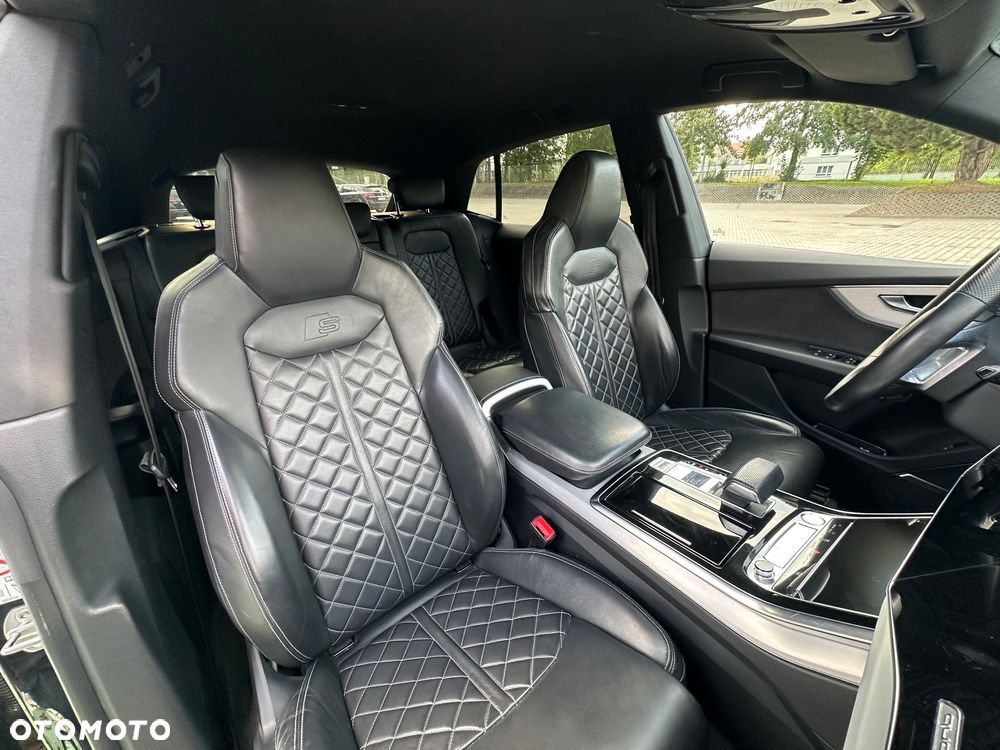 Audi Q8 - 10