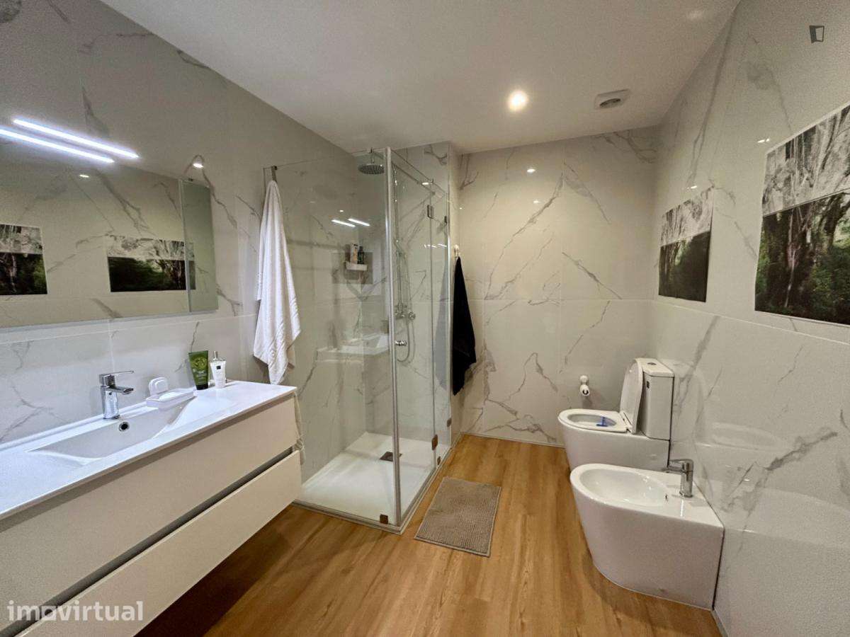 Quarto - localizado em Arcozelo perto do Porto Porto - Grande imagem: 3/13