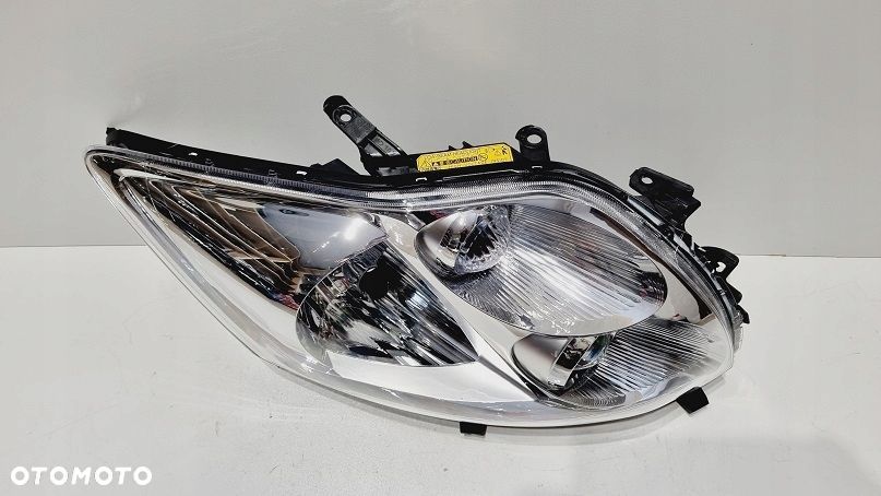 Reflektor prawy xenon Toyota Auris I Kompletna Nowa UK - 2