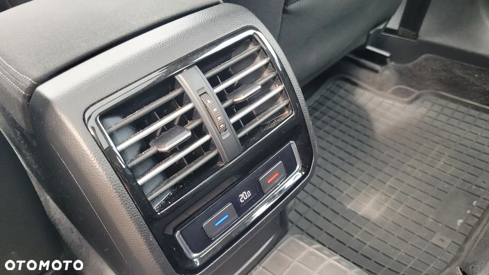 Volkswagen Passat - 17
