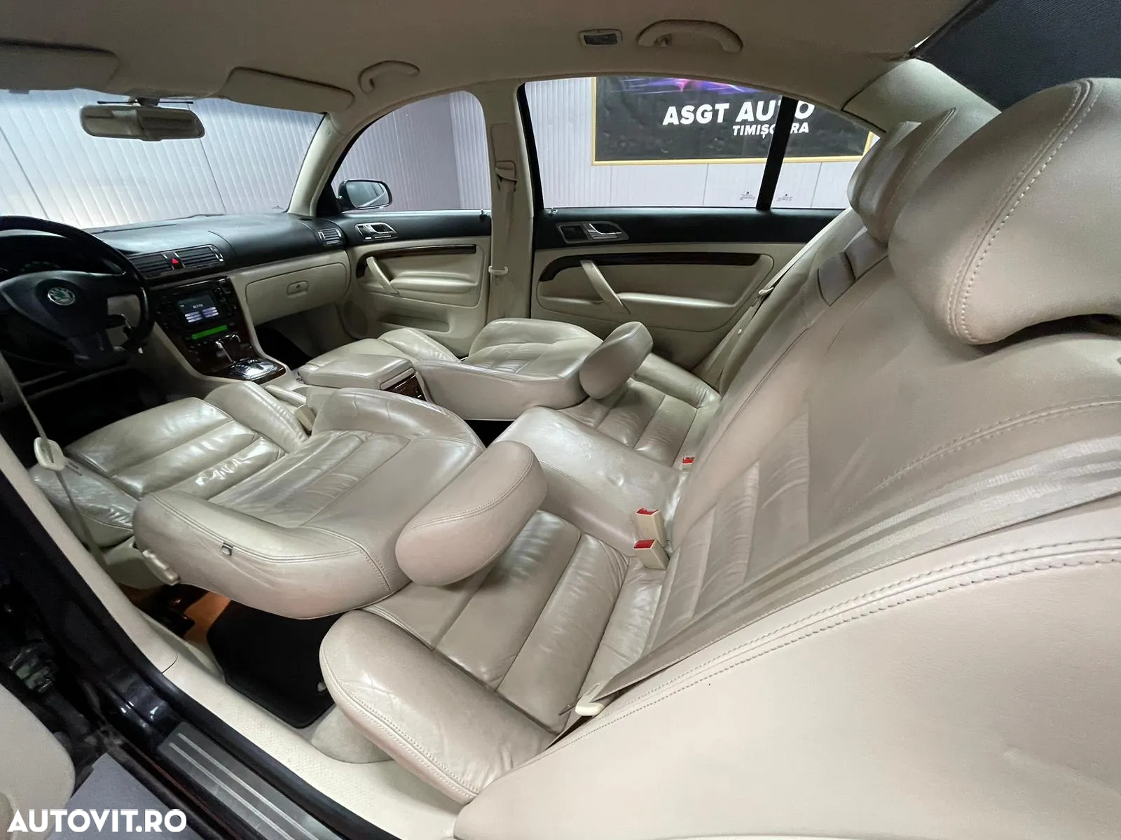 Skoda Superb 1.8 Turbo Elegance Aut - 14