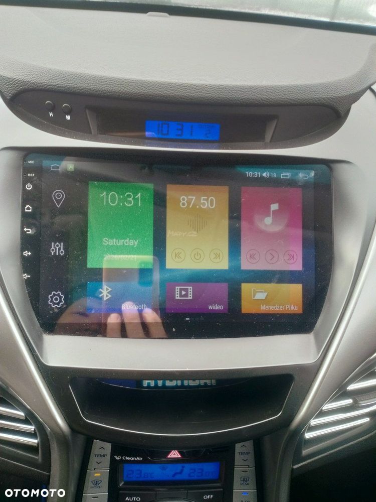 Hyundai Elantra - 18