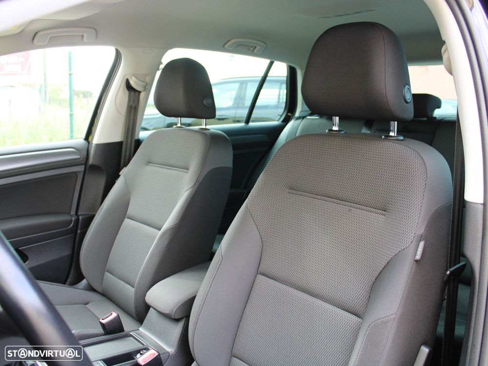 VW Golf 1.0 TSI Confortline DSG - 21