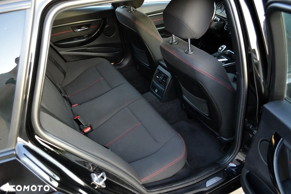 BMW Seria 3 320d DPF Edition Sport - 8