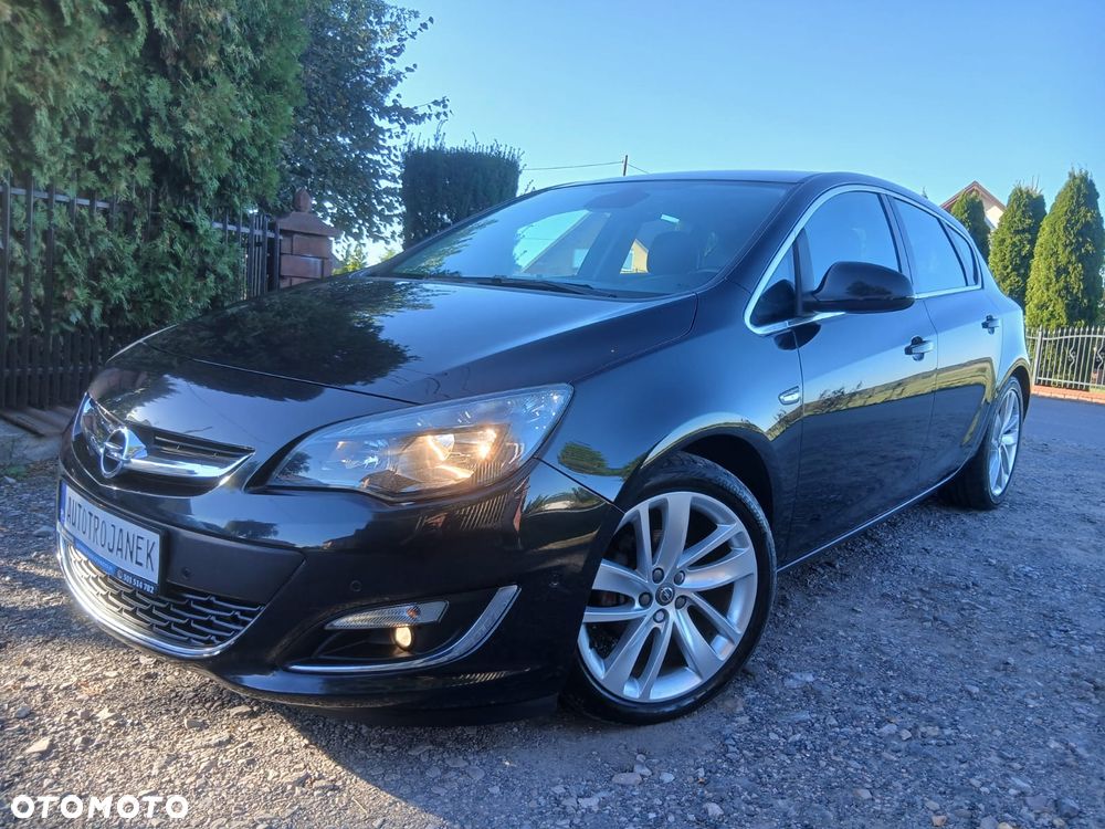 Opel Astra 1.4 Turbo Cosmo - 11