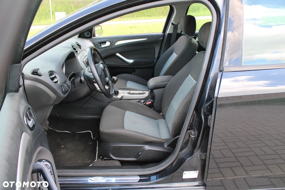 Ford Mondeo - 18