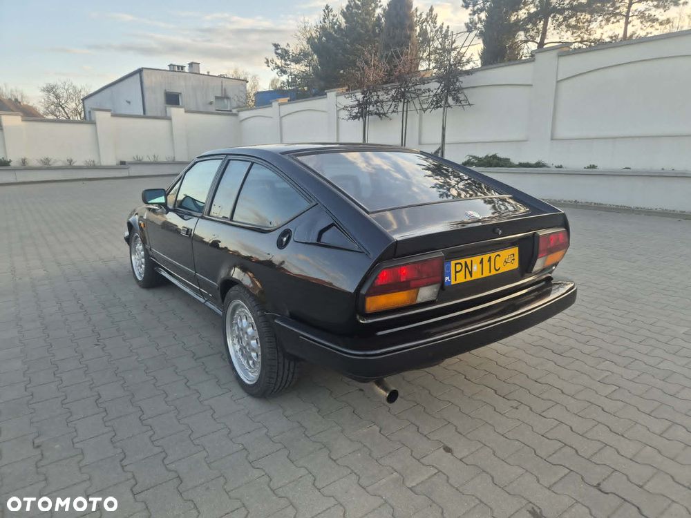 Alfa Romeo GTV - 2