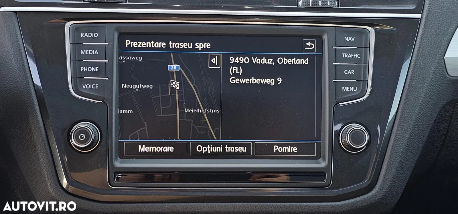 Volkswagen Tiguan - 10