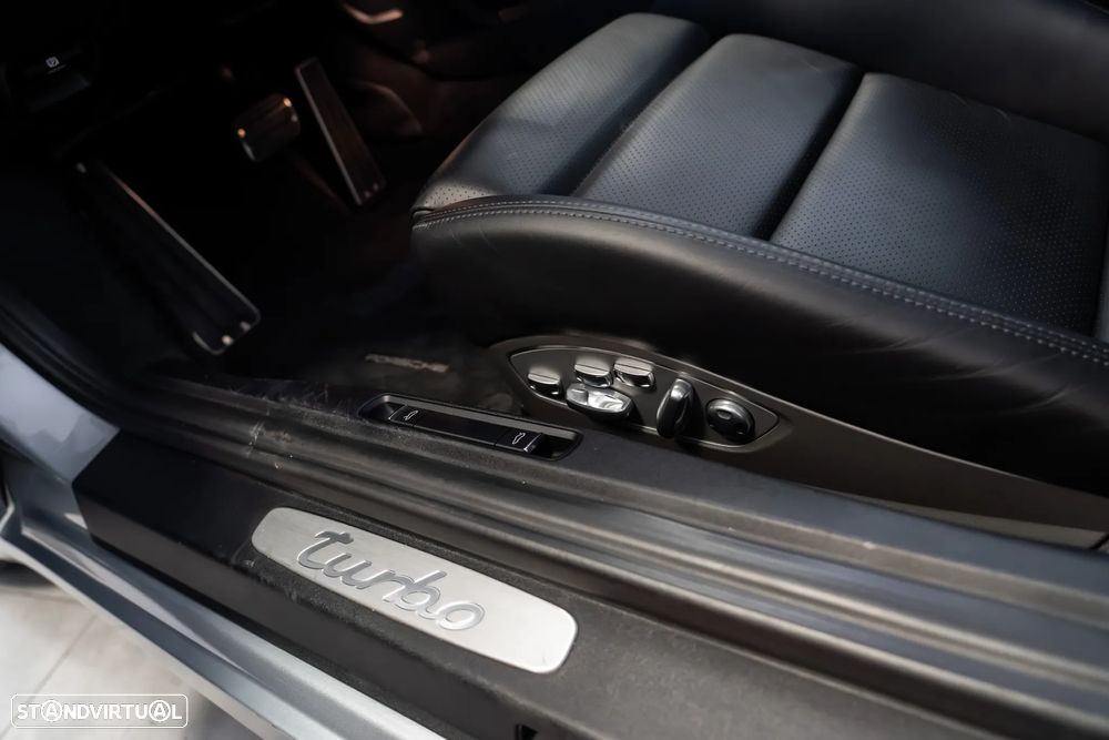 Porsche 911 (991) Turbo PDK - 22