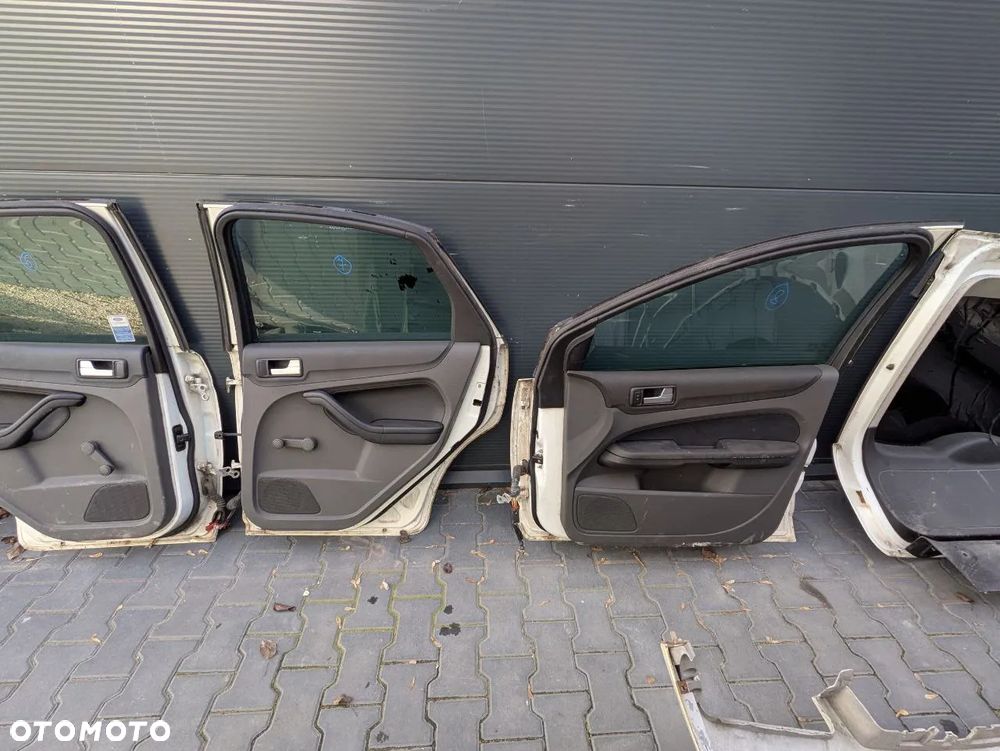 FORD FOCUS MK2 HATCHBACK DRZWI / KLAPA / MASKA / ZDERZAK - 15