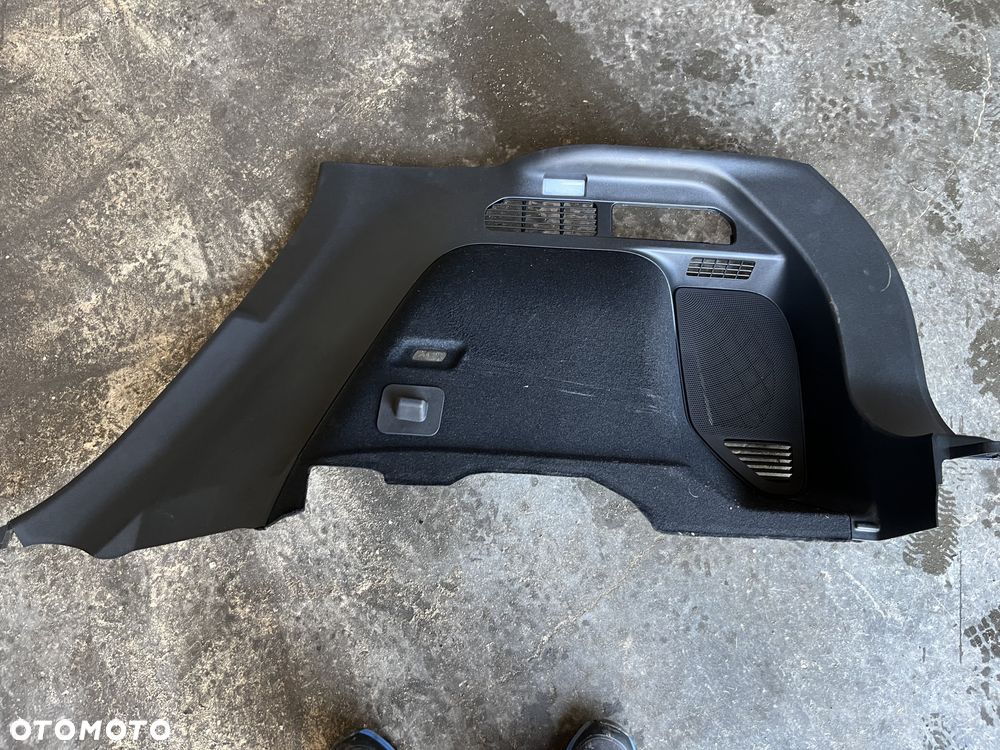 Tapicerka boczek bagażnika lewy prawy Ford Kuga MK3