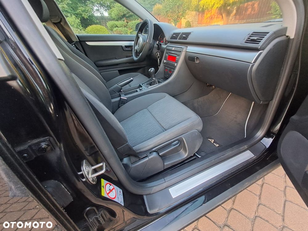 Audi A4 Limousine - 11