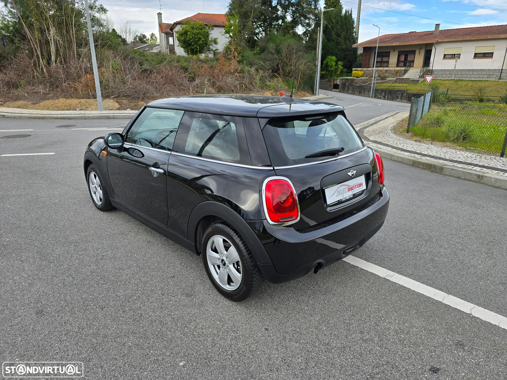 MINI 3 Portas One D - 6