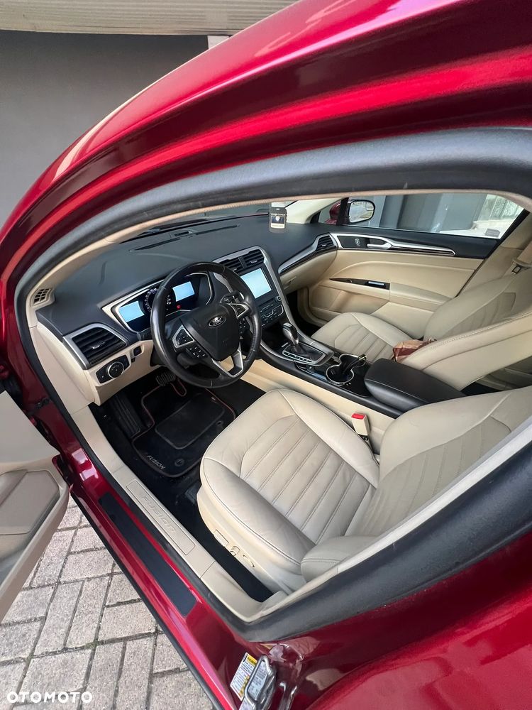 Ford Fusion - 10