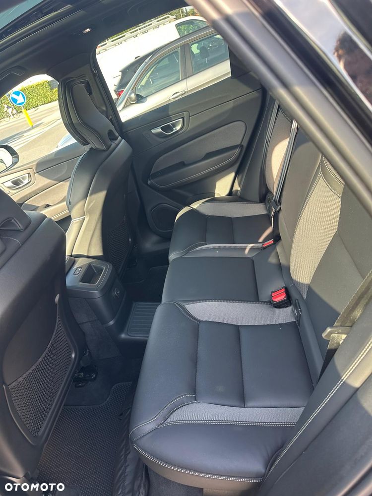 Volvo XC 60 T6 AWD Ultra Black Edition - 17