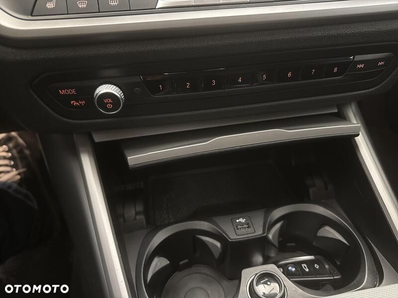 BMW Seria 3 318i - 16