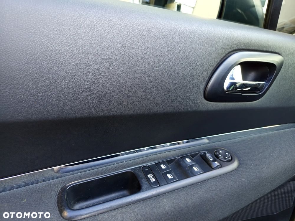 Peugeot 3008 1.6 Premium - 11