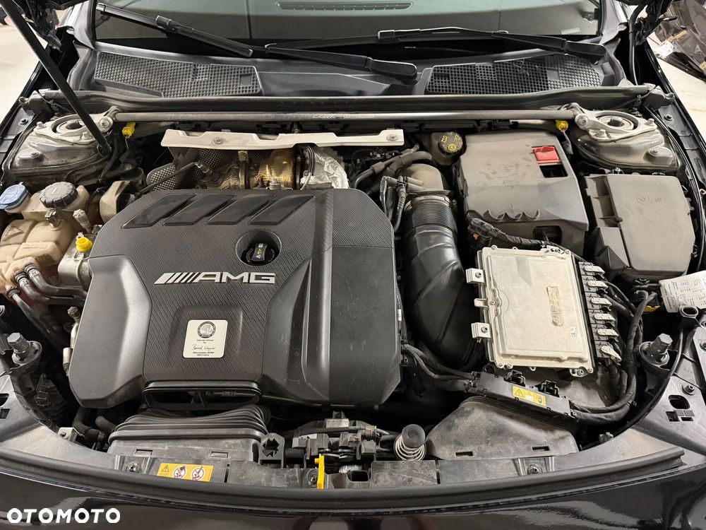 Mercedes-Benz CLA - 12