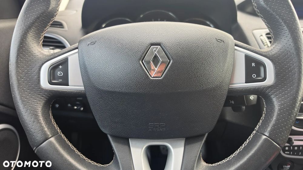 Renault Megane TCe 180 GT - 24