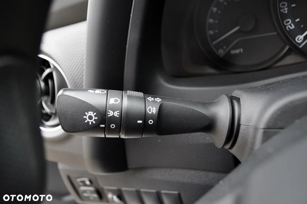 Toyota Auris 1.33 VVT-i Comfort - 29