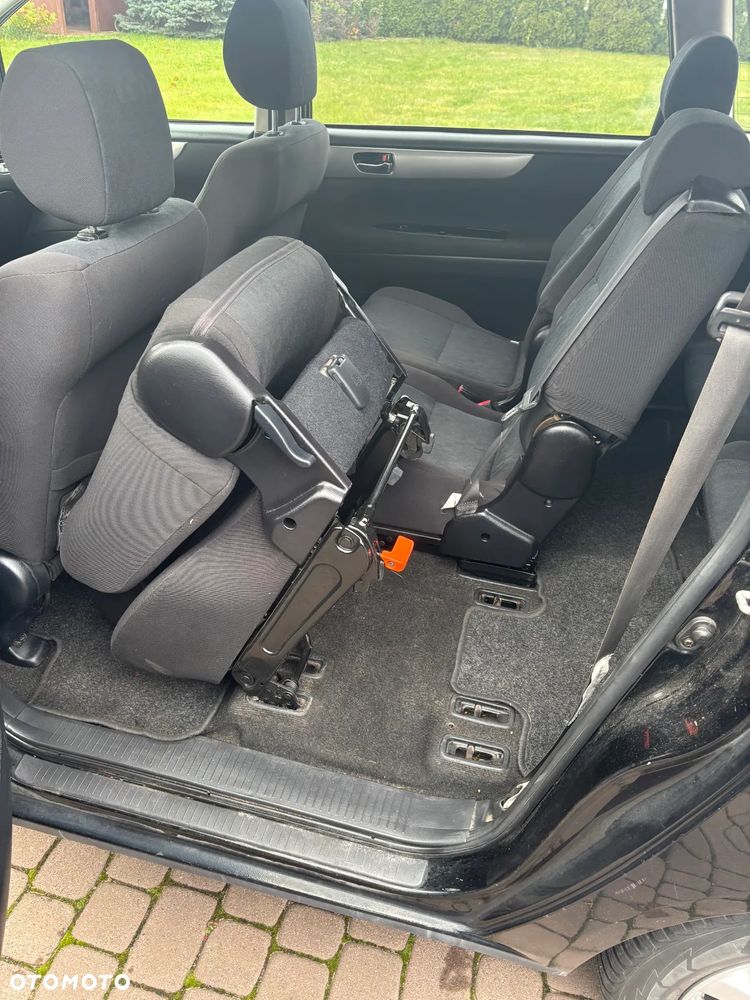 Toyota Avensis Verso 2.0 D-4D Luna - 6