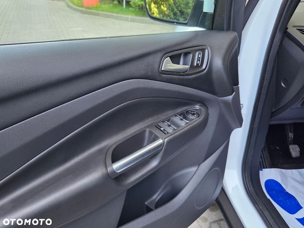 Ford Kuga 2.0 TDCi 4x4 Trend - 22