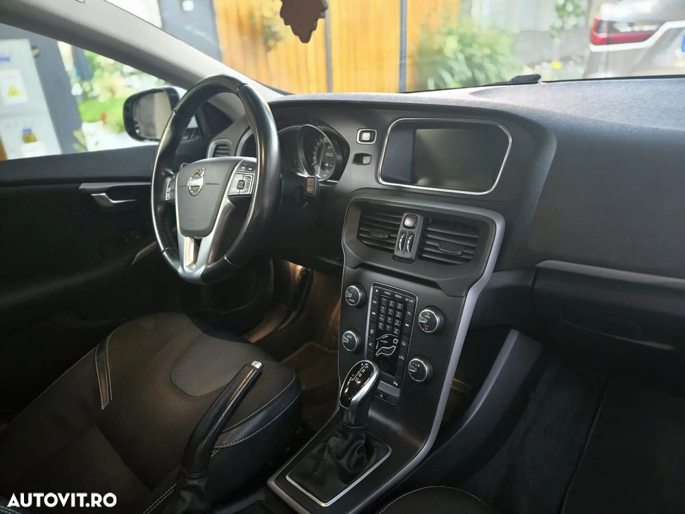 Volvo V40 D2 Aut. Momentum - 23