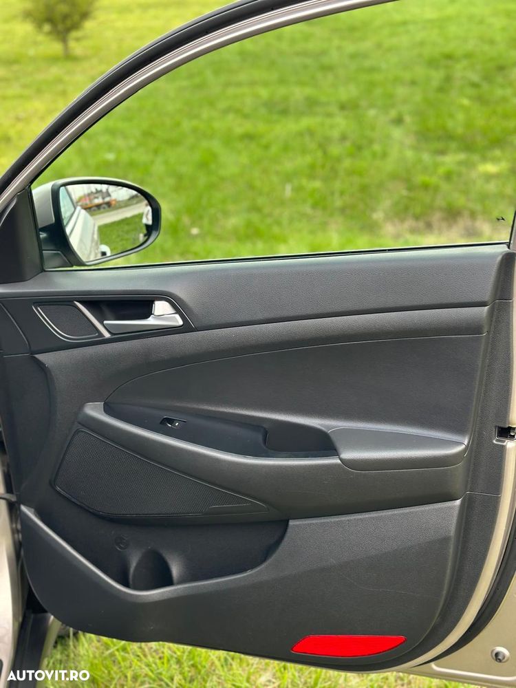 Hyundai Tucson 2.0 CRDI 4WD Automatik Style - 31