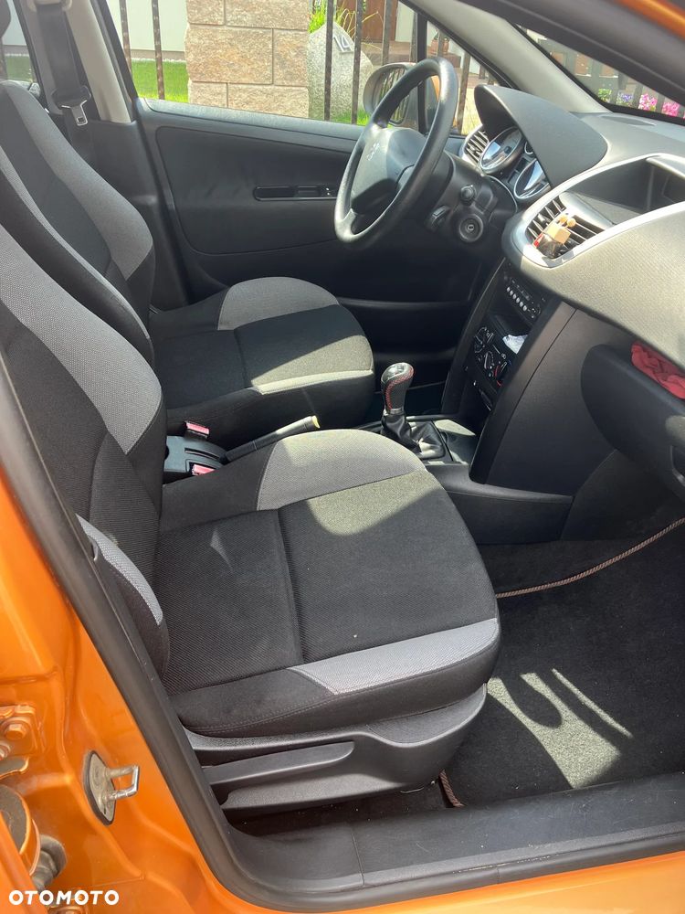 Peugeot 207 1.4 16V Trendy - 3