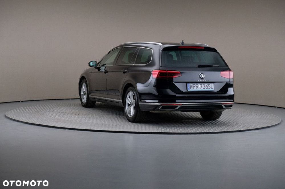 Volkswagen Passat Variant 2.0 TSI Elegance DSG - 2