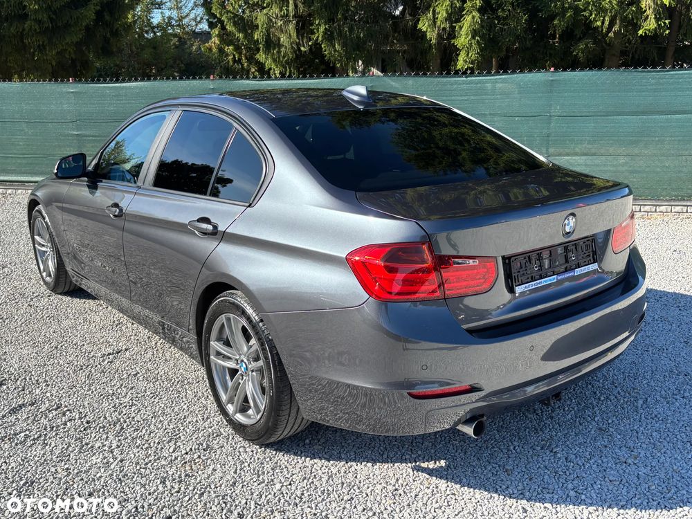 BMW Seria 3 320d Sport Line - 22