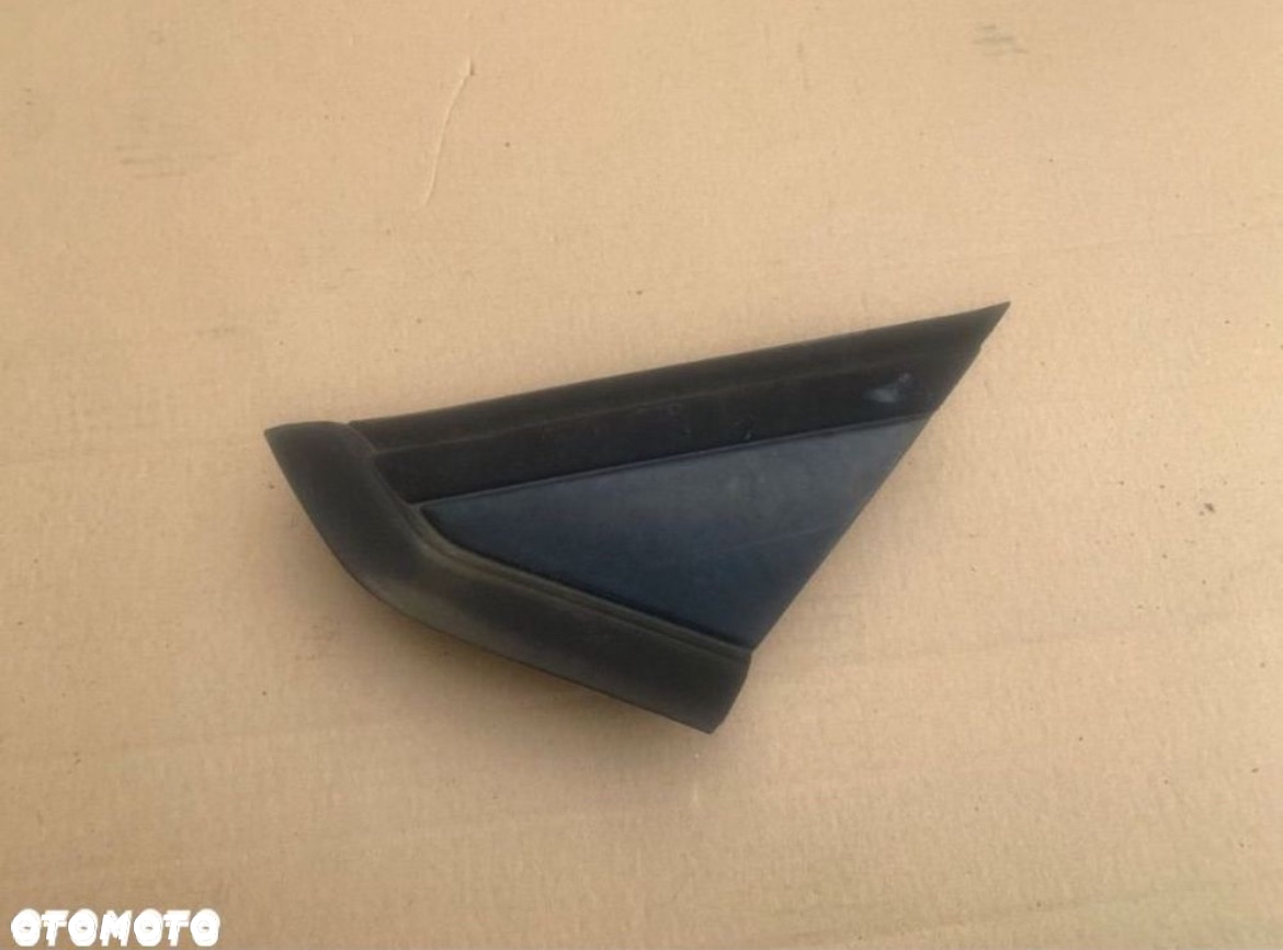 9653081177 trójkąt błotnika prawy lub lewy Citroen c4 I 1 - 4