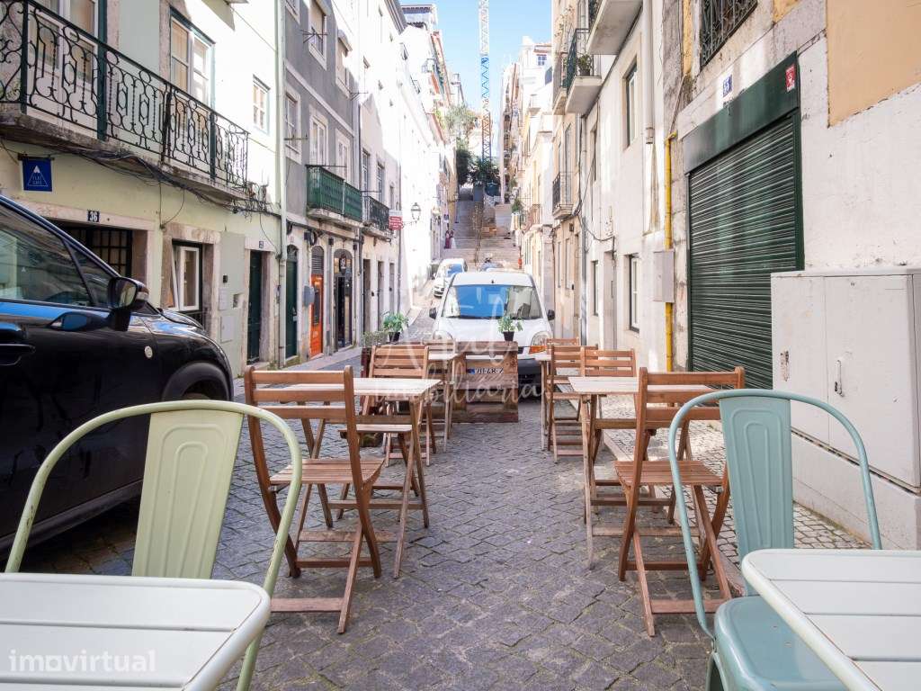 Café / Brunch junto ao Elevador da Bica Lisboa - Grande imagem: 3/23