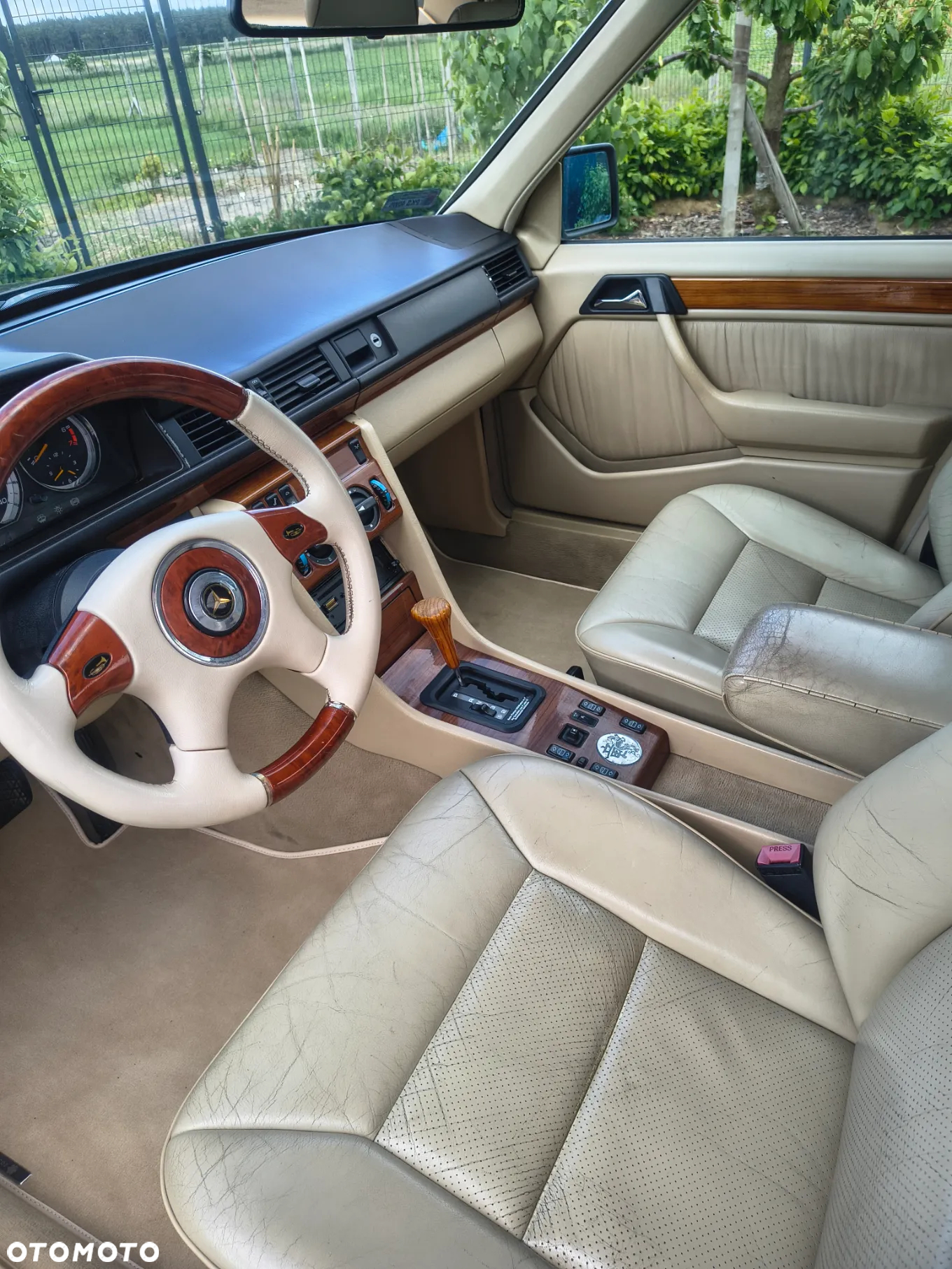 Mercedes-Benz W124 (1984-1993) - 12
